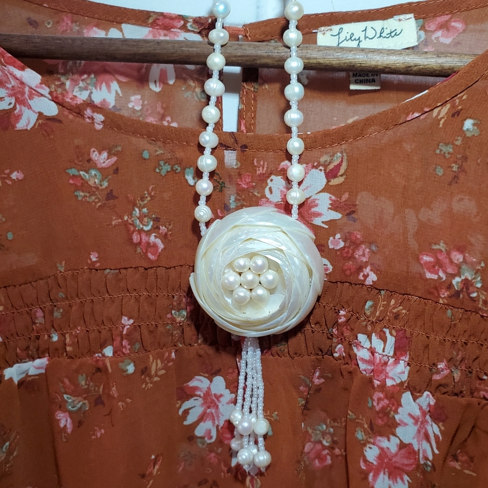 Fresh water pearl collar